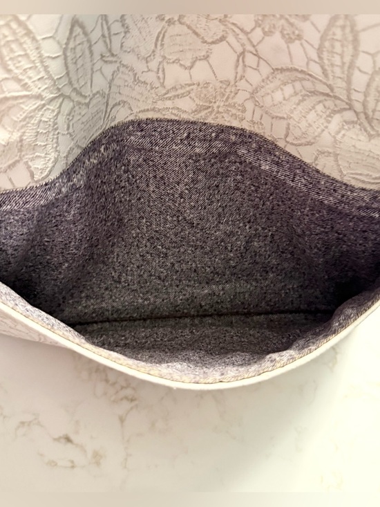 Urban Expressions Floral Embossed Clutch - Picture 4 of 9